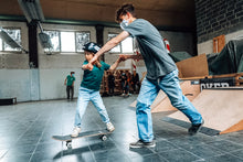 Afbeelding in Gallery-weergave laden, Privé groeples in skateloods Halle
