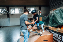Afbeelding in Gallery-weergave laden, Privé groeples in skateloods Halle
