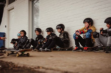 Afbeelding in Gallery-weergave laden, Skatekamp Lot
